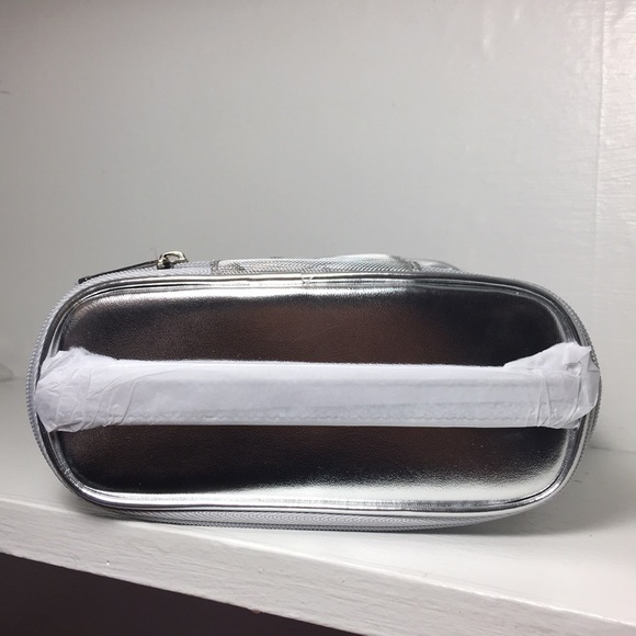 Clinique Silver Mesh Makeup Bag - Picture 2 of 3